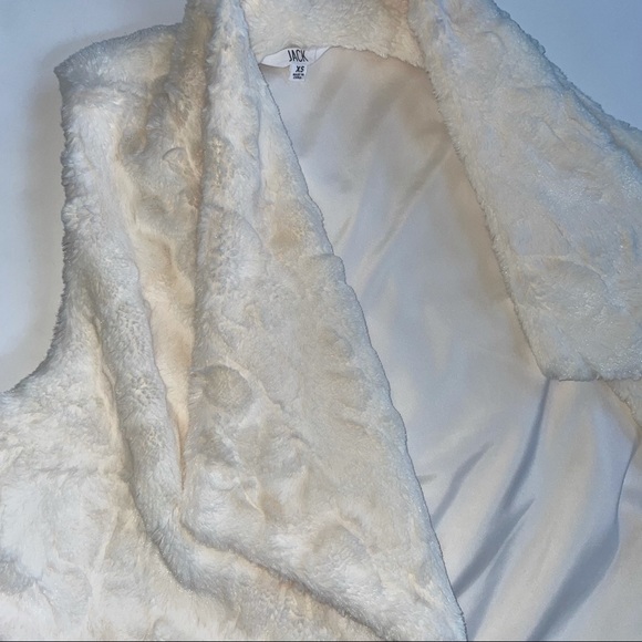 Jack by BB Dakota Cordova Faux Fur Vest - Picture 4 of 7